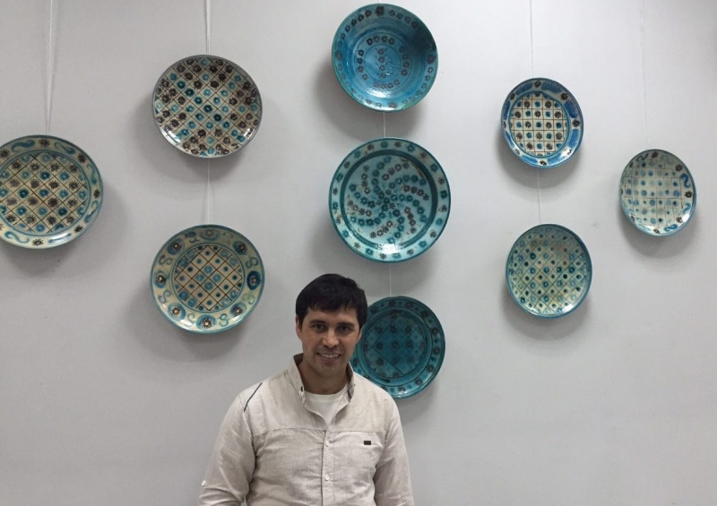 «Голубая керамика Бухары» - персональная выставка Абдувахида Каримова